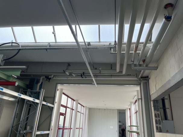 Demontage von Deckenheizkörpern