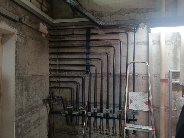 Demontage von Kühlleitungen